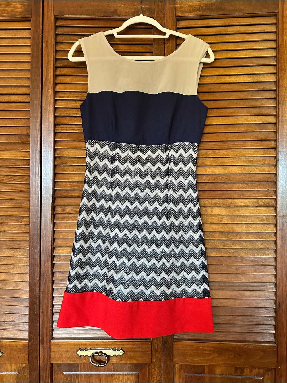 BNWOT Max and Cleo Ava Colorblock Chevron Dress size 8 - Picture 4 of 14